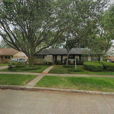 7923 Sharpview Dr, Houston, TX 77036