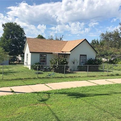 811 Ash St, Wellston, OK 74881