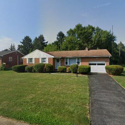 7 Victoria Dr, Allentown, PA 18109