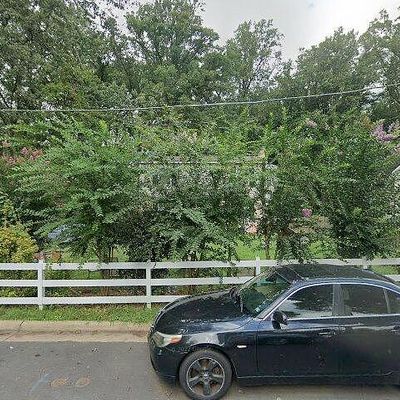 7004 Chestnut Ave, Falls Church, VA 22042