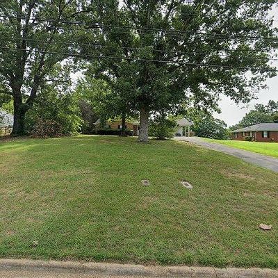 706 N Caraway Rd, Jonesboro, AR 72401