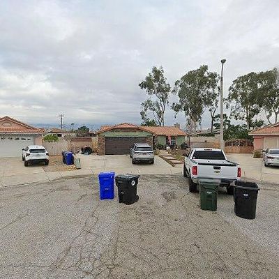 8310 Pampas Ln, Fontana, CA 92335