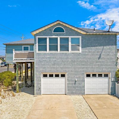 1 E Hobart Ave, Beach Haven, NJ 08008