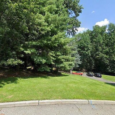 1 Saddle Ridge Ln, Park Ridge, NJ 07656