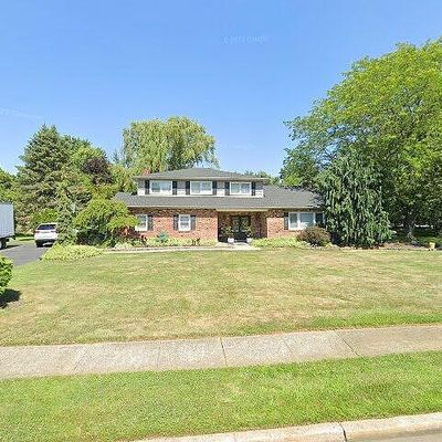 101 Heritage Dr, Freehold, NJ 07728