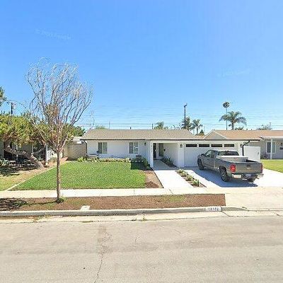 10172 Pua Dr, Huntington Beach, CA 92646