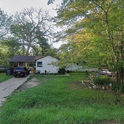 1019 Mcgregor Dr, Lufkin, TX 75904