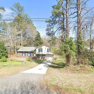 102 Robinhood Dr, Newnan, GA 30263