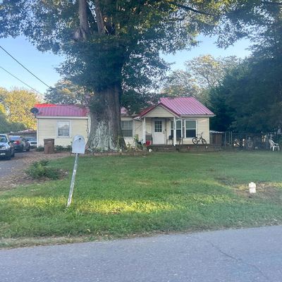 1024 Catawba St, Lincolnton, NC 28092