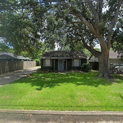 1025 Mcarthur Dr, Port Neches, TX 77651