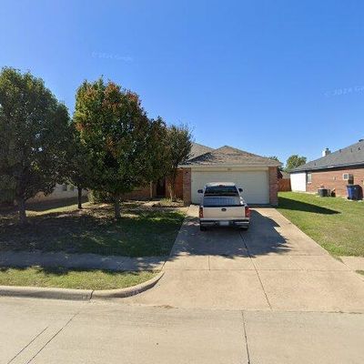 1029 Mckavett Dr, Burleson, TX 76028