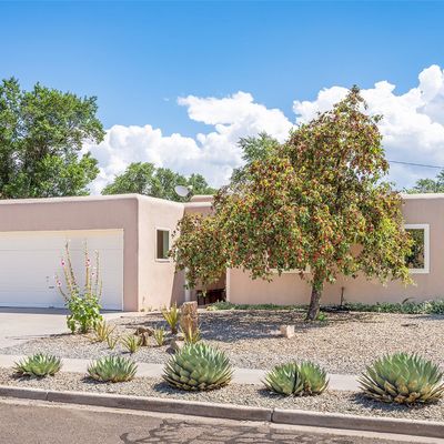 1031 Calle Carmilita, Santa Fe, NM 87505