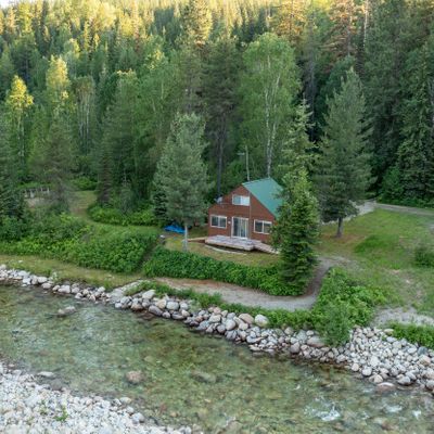 10385 Upper Pack River Rd, Sandpoint, ID 83864