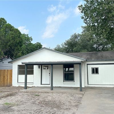 1105 Fairview Dr, Kingsville, TX 78363