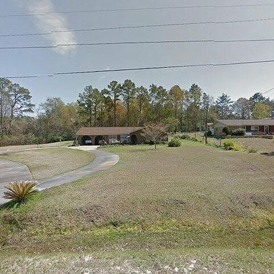 111 Kathleen Rd, Swainsboro, GA 30401