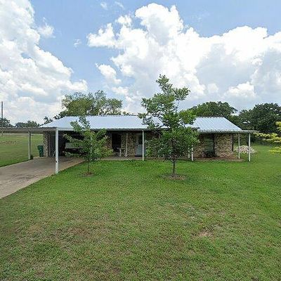 111 Kirby Dr, Jacksboro, TX 76458