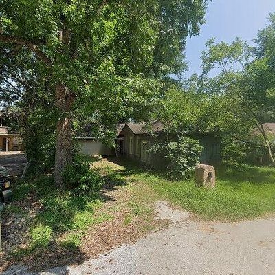 112 Oakdale St, Dayton, TX 77535