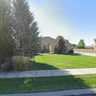 11804 Waters Edge Dr, Pasco, WA 99301