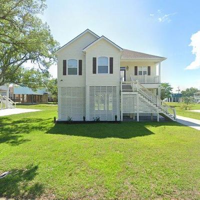 119 Barkley Dr, Pass Christian, MS 39571