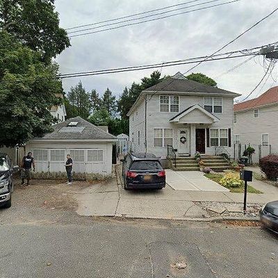 12 Bache St, Staten Island, NY 10302