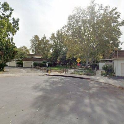 10449 Larwin Ave #4, Chatsworth, CA 91311