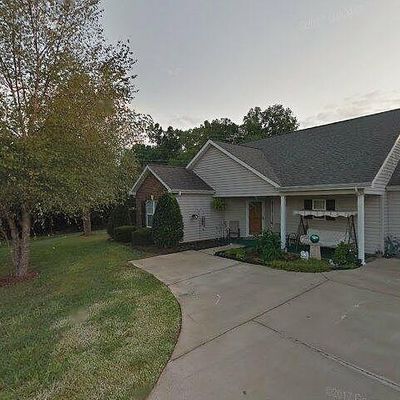 105 Oak Village Pkwy, Mooresville, NC 28117