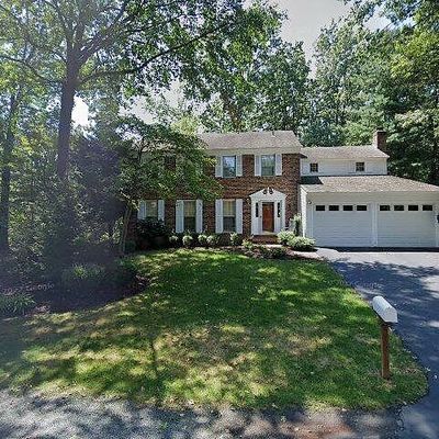 10707 Midsummer Dr, Reston, VA 20191