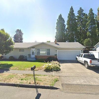 1083 N Douglas Ave, Stayton, OR 97383