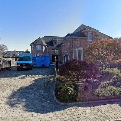 1086 Arcadian Way, Fort Lee, NJ 07024