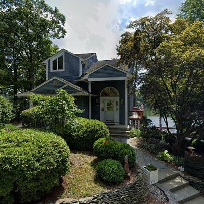 109 Demarest Rd, Bloomingdale, NJ 07403