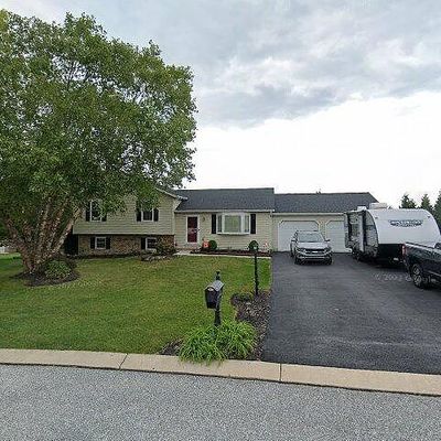 129 Yellowstone Ln, Stewartstown, PA 17363