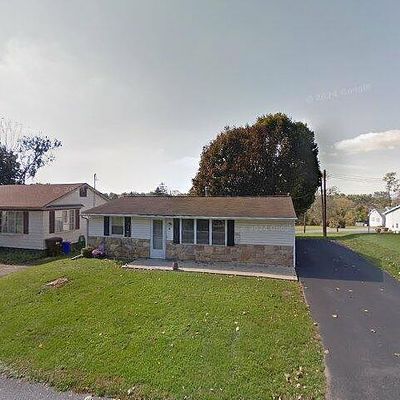 13 Forrest Ave, Fayetteville, PA 17222