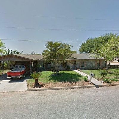 1304 E Alabama St, Pearsall, TX 78061