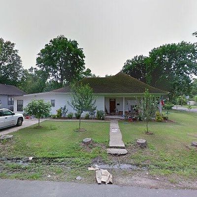 1304 S Maple St, Stuttgart, AR 72160