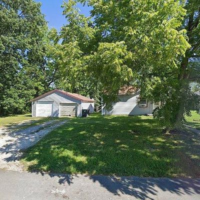 1323 Henry St, Moberly, MO 65270