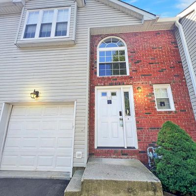 135 Tulip Ln, Ewing, NJ 08638