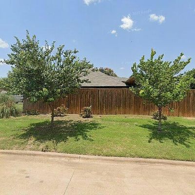 120 S Blue Bonnet Cir, Justin, TX 76247