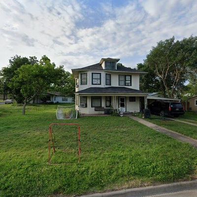 1203 E 3 Rd St, Hallettsville, TX 77964