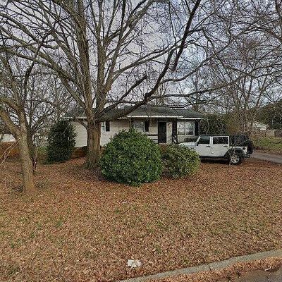 121 Stone Dr, Wellford, SC 29385