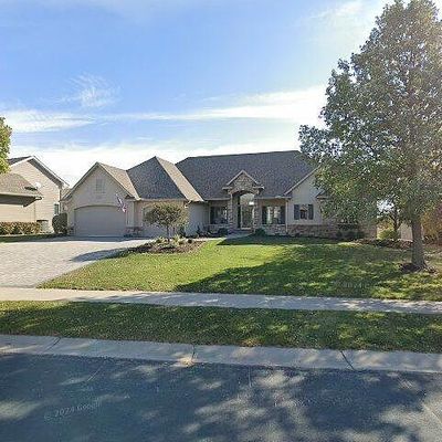 1237 Adrian Dr, Chaska, MN 55318