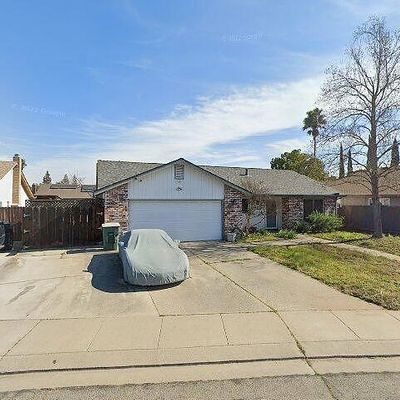 1490 Bridgeport Ln, Manteca, CA 95336