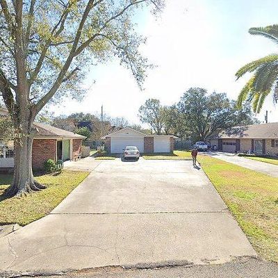 15 Lasso Ln, Saint Rose, LA 70087