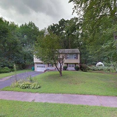 15 Linwood Dr, Bloomfield, CT 06002