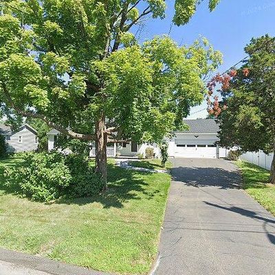 15 Two Stone Dr, Wethersfield, CT 06109