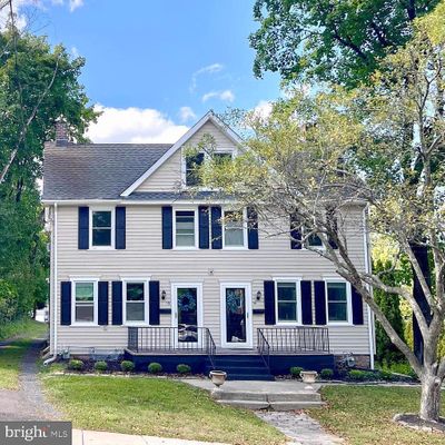 16 W College Ave, Yardley, PA 19067