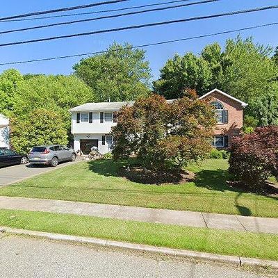 1602 Taylor Dr, North Brunswick, NJ 08902