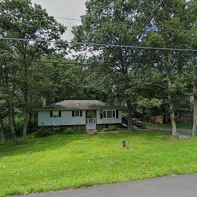 139 Tanbark Ln, Tannersville, PA 18372