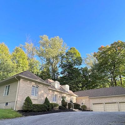 14 Cherokee Ct, Sparta, NJ 07871