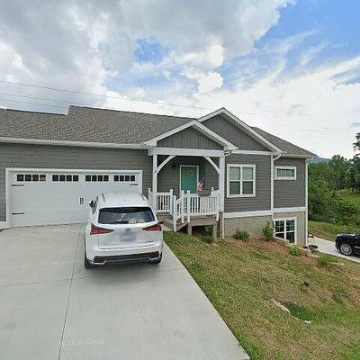 14 Vedder Way, Swannanoa, NC 28778