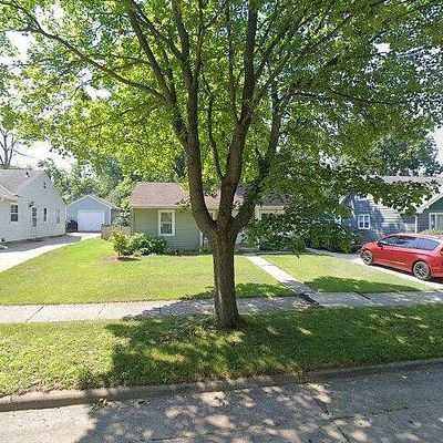 141 Hoover Ave, Waukesha, WI 53186